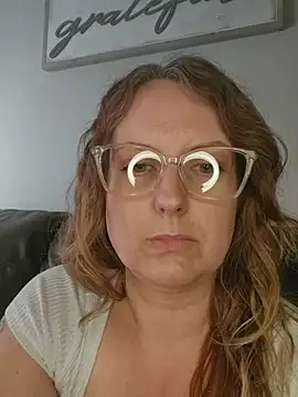 TattedMamaXOXO online show from 09.22.25