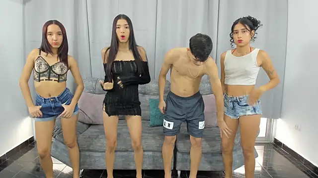 hotlittleones18 online show from 03.14.25