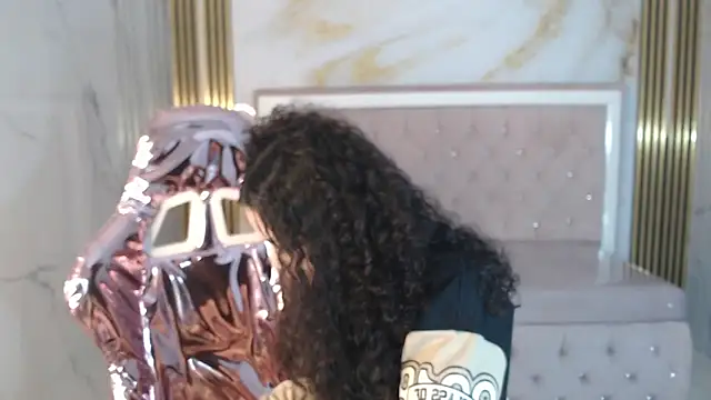 Snapshot of shalon_diaz_s chatting on 03.15.25 shalon diaz s online show from 03.15.25