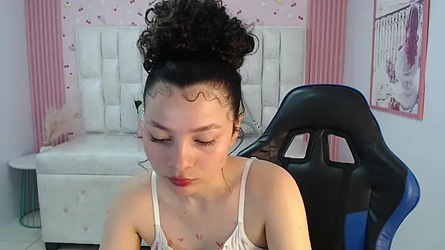 Snapshot of shalon_diaz_s chatting on 09.13.25 shalon diaz s online show from 09.13.25