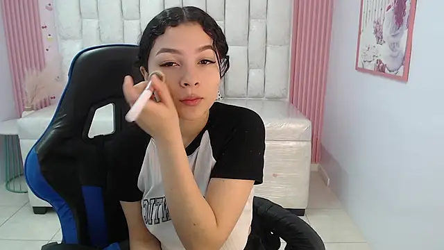 Snapshot of shalon_diaz_s chatting on 09.17.25 shalon diaz s online show from 09.17.25