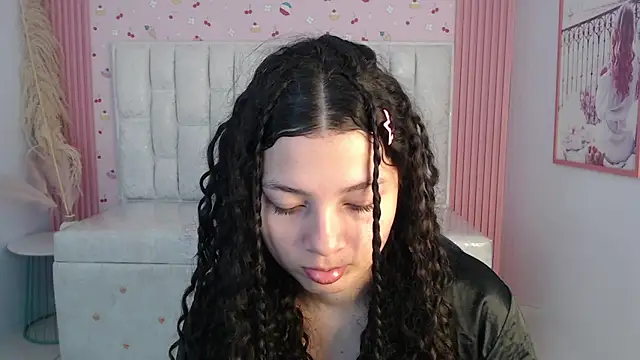 Snapshot of shalon_diaz_s chatting on 12.03.25 shalon diaz s online show from 12.03.25