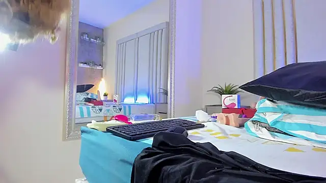 Liincostelloo online show from 02.26.25