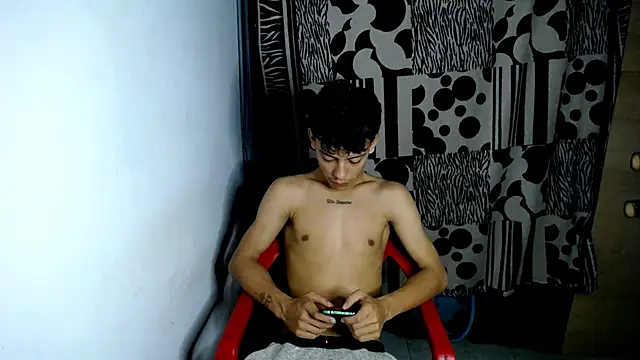 Snapshot of Maicol_Garcia chatting on 01.26.25 Maicol Garcia online show from 01.26.25