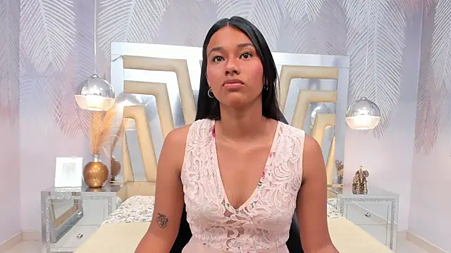 Snapshot of LIA_SWAN_ chatting on 01.23.25 LIA SWAN online show from 01.23.25