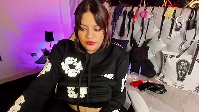 victoria  floyd online show from 01.10.26