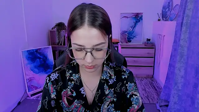 PamBeesly online show from 02.09.25