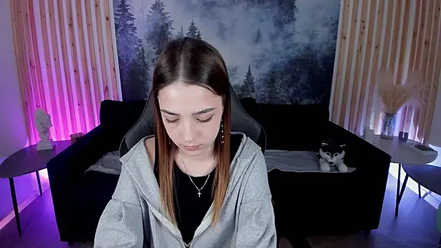 PamBeesly online show from 03.14.25