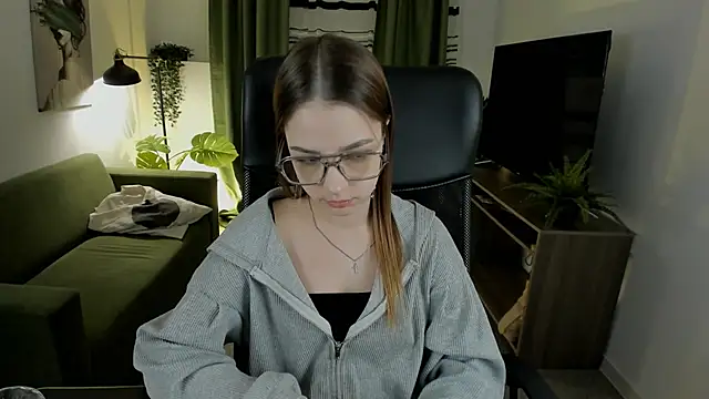 PamBeesly online show from 03.19.25