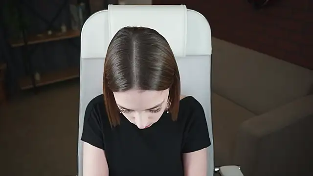 PamBeesly online show from 09.24.25