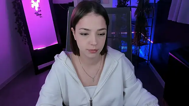 PamBeesly online show from 10.21.25