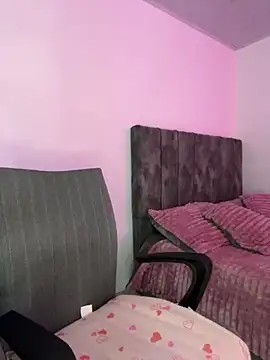 Snapshot of astrid_ chatting on 09.18.25 astrid online show from 09.18.25