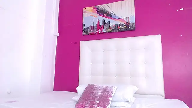 Snapshot of tinyy_whore18 chatting on 09.27.25 tinyy whore18 online show from 09.27.25