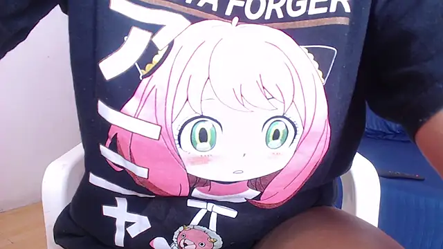 Snapshot of tinyy_whore18 chatting on 11.19.25 tinyy whore18 online show from 11.19.25