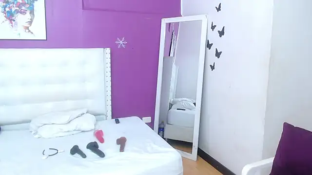 Snapshot of tinyy_whore18 chatting on 02.24.26 tinyy whore18 online show from 02.24.26