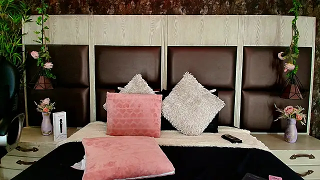 Snapshot of Bella_Smiith_ chatting on 09.10.25 Bella Smiith online show from 09.10.25