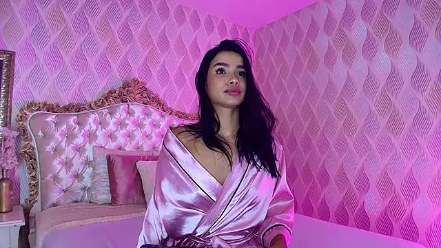 Snapshot of Bella_Smiith_ chatting on 11.30.25 Bella Smiith online show from 11.30.25