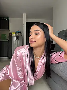 Bella Smiith  online show from 01.13.26