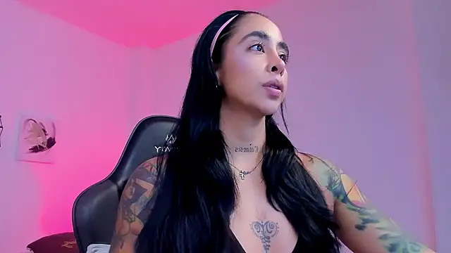 sophierooy22 online show from 10.19.25