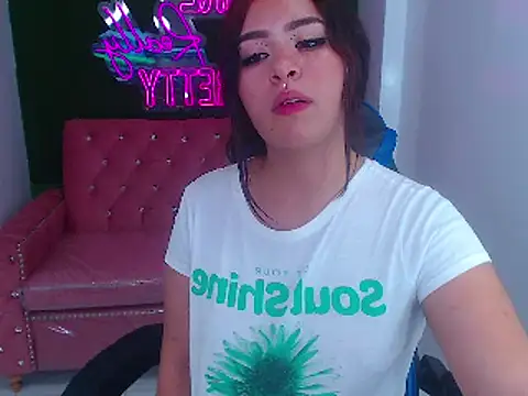 Snapshot of edda_t chatting on 01.25.25 edda t online show from 01.25.25