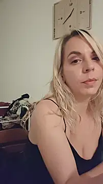 SweetyNinaOff1 online show from 10.25.25