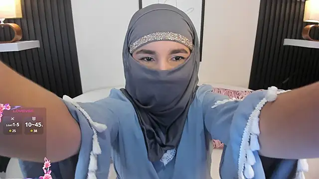 Snapshot of Ayha_khalaf chatting on 03.01.25 Ayha khalaf online show from 03.01.25