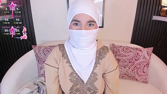 Snapshot of Ayha_khalaf chatting on 03.08.25 Ayha khalaf online show from 03.08.25