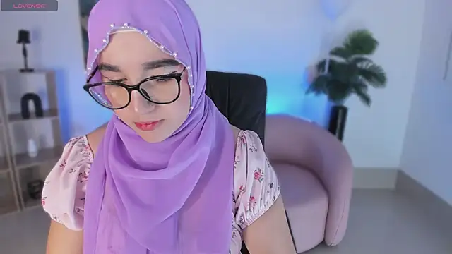 Snapshot of Ayha_khalaf chatting on 09.12.25 Ayha khalaf online show from 09.12.25