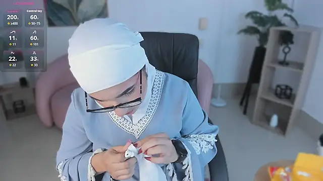 Snapshot of Ayha_khalaf chatting on 11.06.25 Ayha khalaf online show from 11.06.25