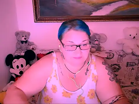 Snapshot of mayamayx chatting on 09.18.25 mayamayx online show from 09.18.25