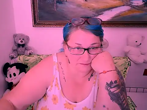 Snapshot of mayamayx chatting on 10.05.25 mayamayx online show from 10.05.25