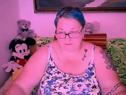 Snapshot of mayamayx chatting on 10.09.25 mayamayx online show from 10.09.25