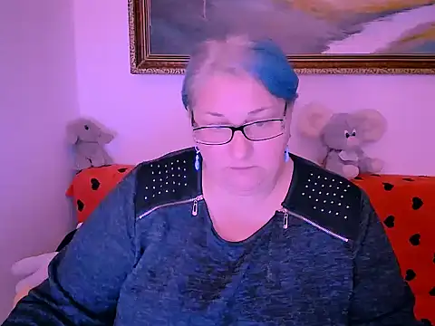 Snapshot of mayamayx chatting on 10.24.25 mayamayx online show from 10.24.25