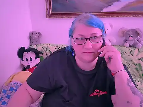 Snapshot of mayamayx chatting on 10.29.25 mayamayx online show from 10.29.25