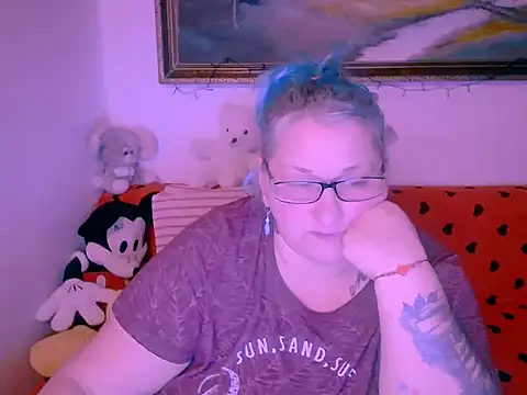 Snapshot of mayamayx chatting on 11.26.25 mayamayx online show from 11.26.25