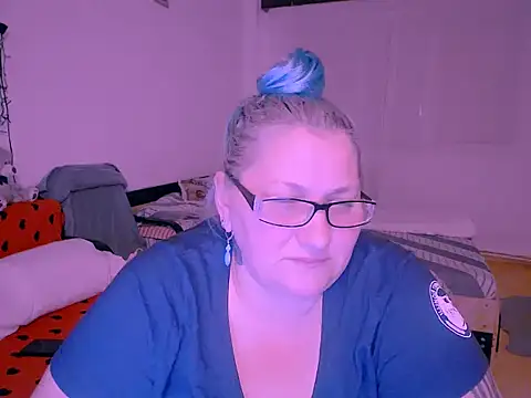 Snapshot of mayamayx chatting on 11.27.25 mayamayx online show from 11.27.25