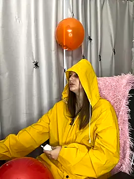 Snapshot of LillyFan-X chatting on 10.27.25 LillyFan-X online show from 10.27.25