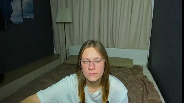 Snapshot of TessaSwans chatting on 01.30.25 TessaSwans online show from 01.30.25