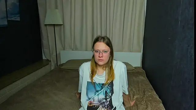 Snapshot of TessaSwans chatting on 01.30.25 TessaSwans online show from 01.30.25