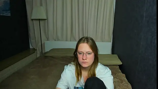 Snapshot of TessaSwans chatting on 01.30.25 TessaSwans online show from 01.30.25