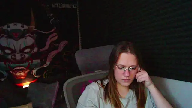 Snapshot of TessaSwans chatting on 02.01.25 TessaSwans online show from 02.01.25