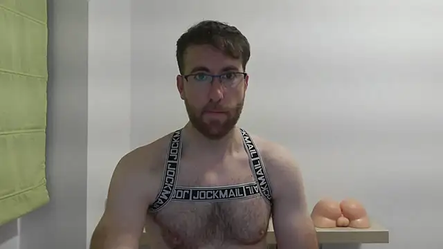 Snapshot of machohiberiko chatting on 02.01.26 machohiberiko online show from 02.01.26