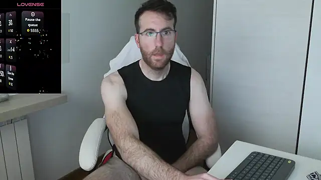 Snapshot of machohiberiko chatting on 02.09.26 machohiberiko online show from 02.09.26