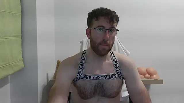 Snapshot of machohiberiko chatting on 02.16.26 machohiberiko online show from 02.16.26