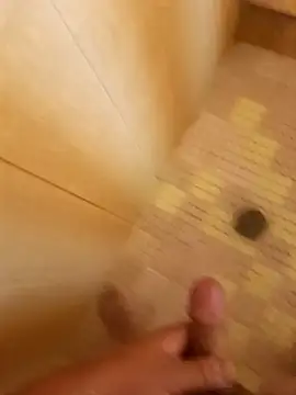 Snapshot of srecet chatting on 01.28.25 srecet online show from 01.28.25