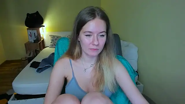 EmilyPaw online show from 02.16.25