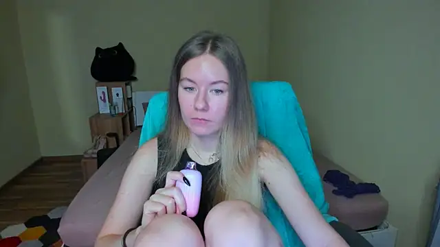 EmilyPaw online show from 02.23.25