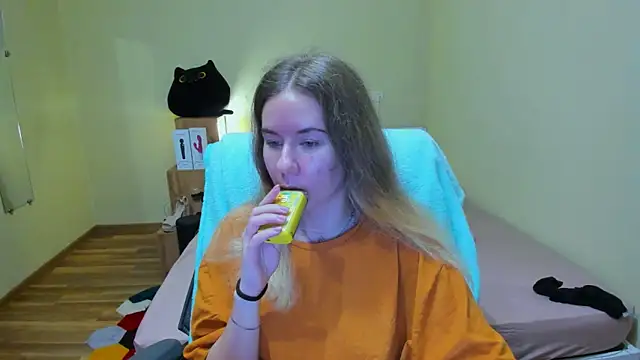 EmilyPaw online show from 03.12.25