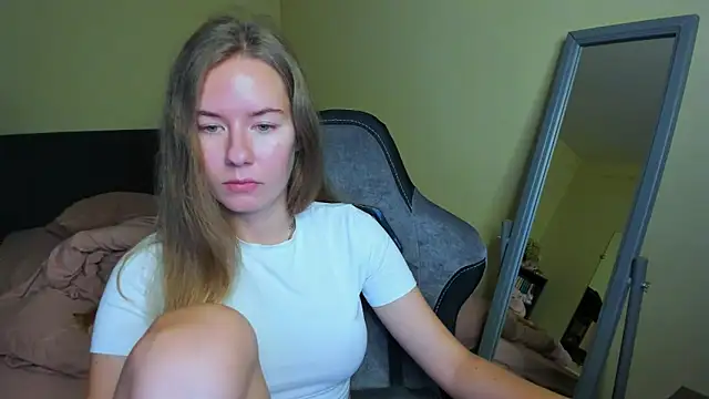 EmilyPaw online show from 10.18.25