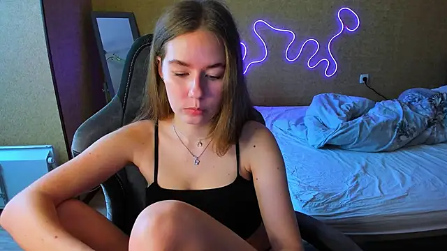 EmilyPaw online show from 05.03.26